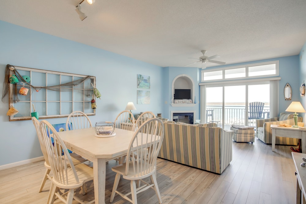 Walk to Main St: Condo w/ Pool Access in Crisfield