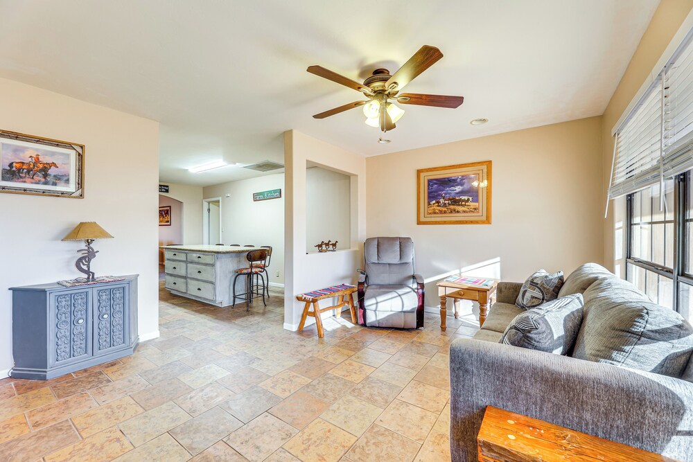 Near Golfing & Green Spaces: Florence Family Home!