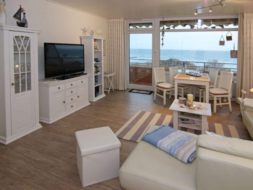 Sea View E&J Paul Comfortable Vacation Home