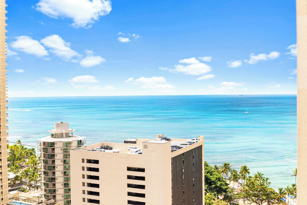 Pacific Monarch - 1 BR - Ocean & City Views