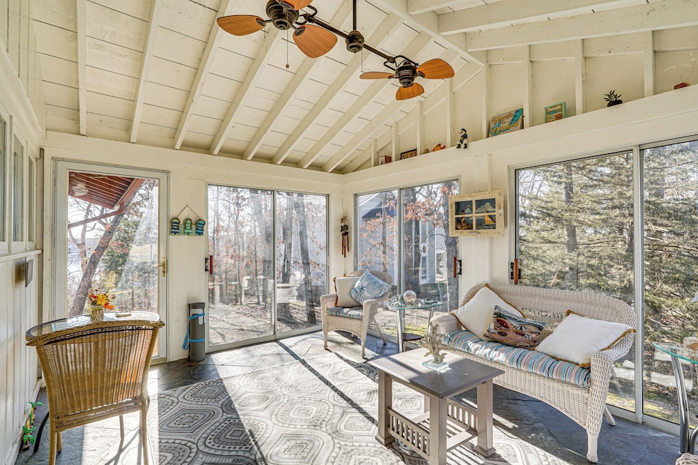 Luxury Lake Home, Amazing Views, Resort Amenities