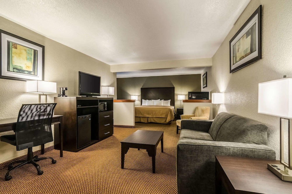 Quality Inn & Suites Winfield