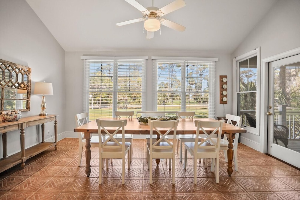 Spacious 7 Bedroom 5.5 Bath on Ocean Creek Golf Course!