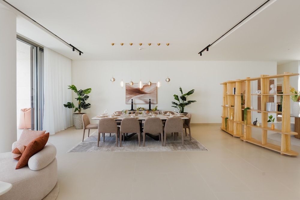 Luxe 4BR Villa Private Pool Beach Al Zorah
