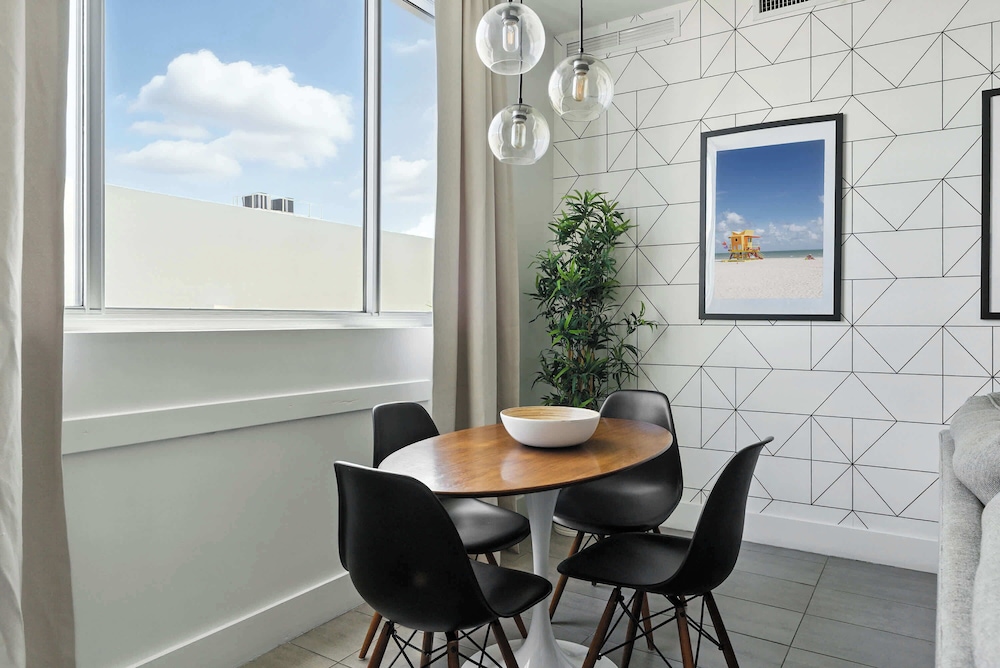 Modern South Beach 2 Bedroom Gem