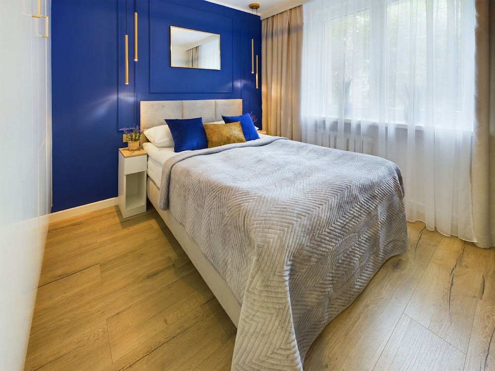 Exceptional Studio for 2 by Renters view 2