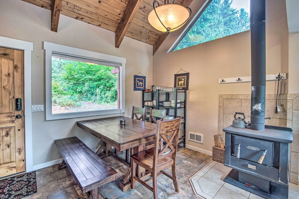 Peace in the Pines: Cle Elum Cabin w/ Trail!