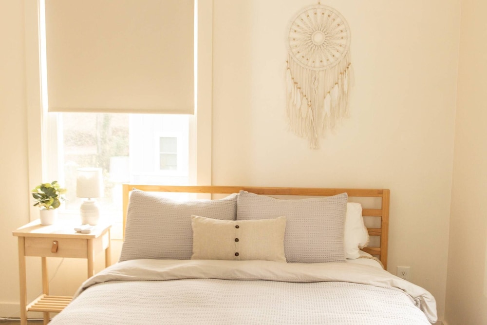 Plum Perfect Hideaway by Avantstay Power, Water, Wifi Weekly Discounts