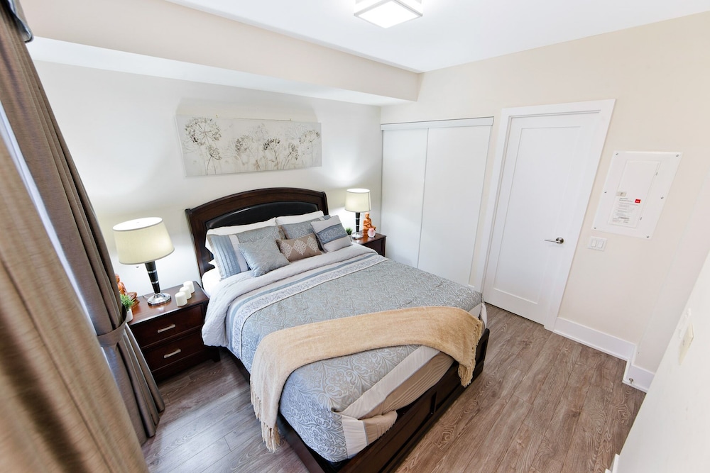 Deluxe Executive Suites - Image 2