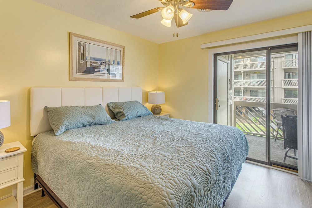 Poolside Fun + Ocean Strolls: Myrtle Beach Oasis!