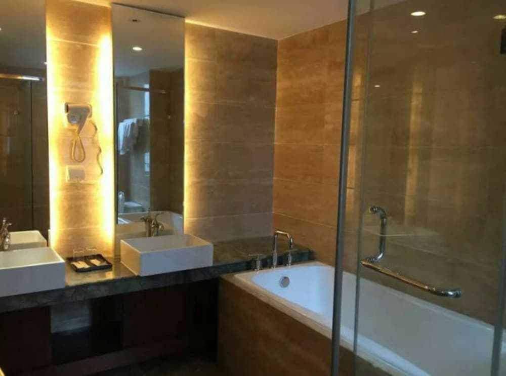 Moon River Lake View Villa view 4