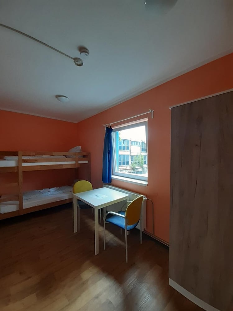 2-Rent Group Hostel Rooms&Apartments TUB19A
