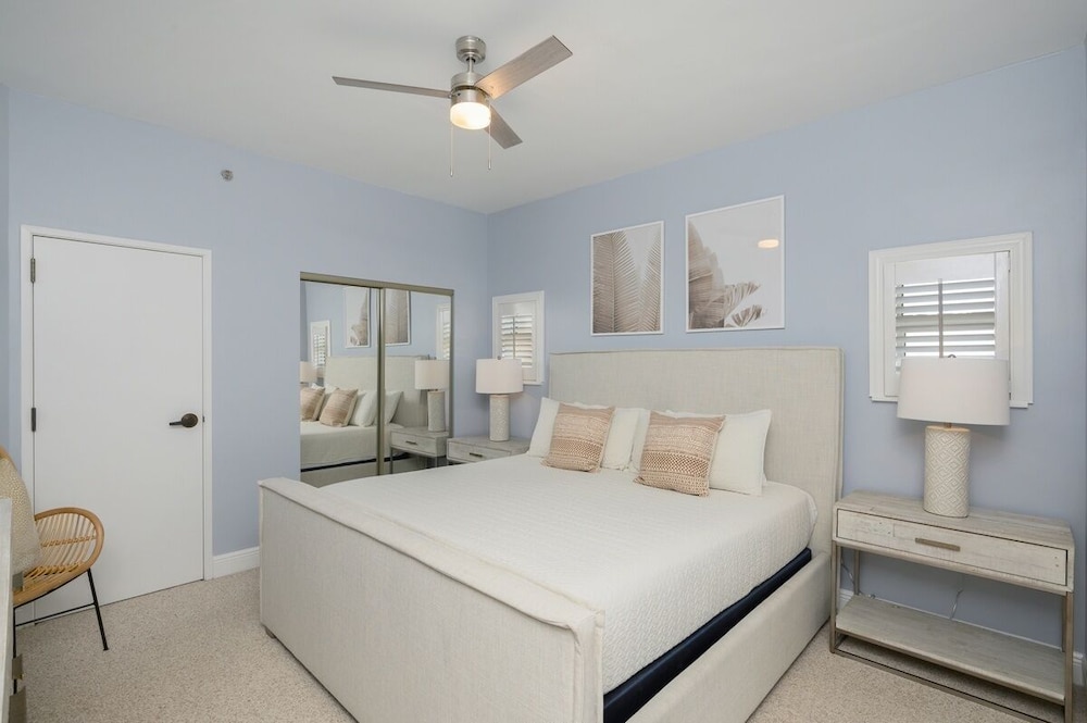 Tops'l 1111 2 Bedroom Condo by RedAwning view 4