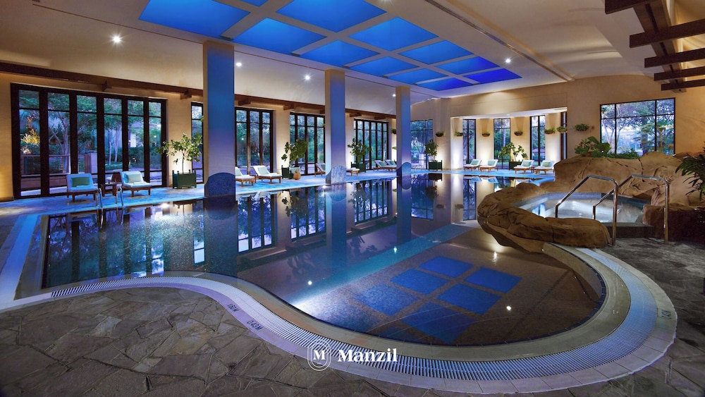 Manzil 3BR with pool near Dubai Frame