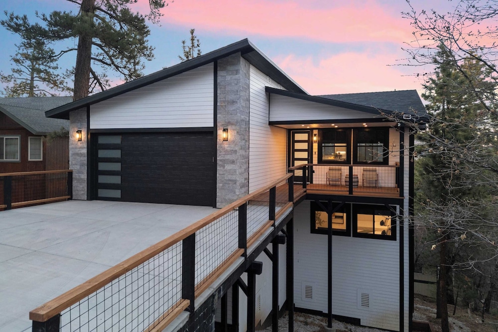 Modern Lodge Near Lake, Village, & Snow Summit Game Room, Decks, Firepit, Views