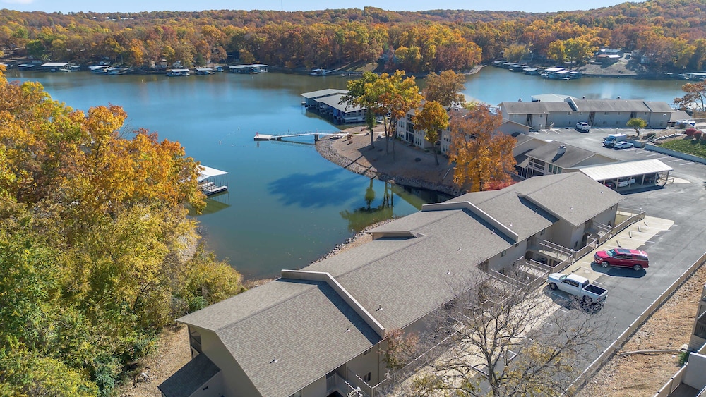 Lakeside Haven - Condo for 8