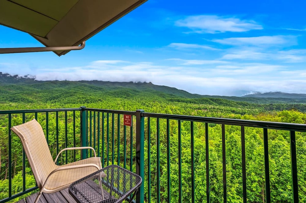 Indoor Pool Mountain Views Hot Tub Sauna