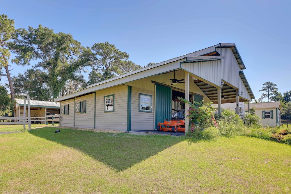 Ocala Tiny Home on 10-acre Farm Near Wec! view 4