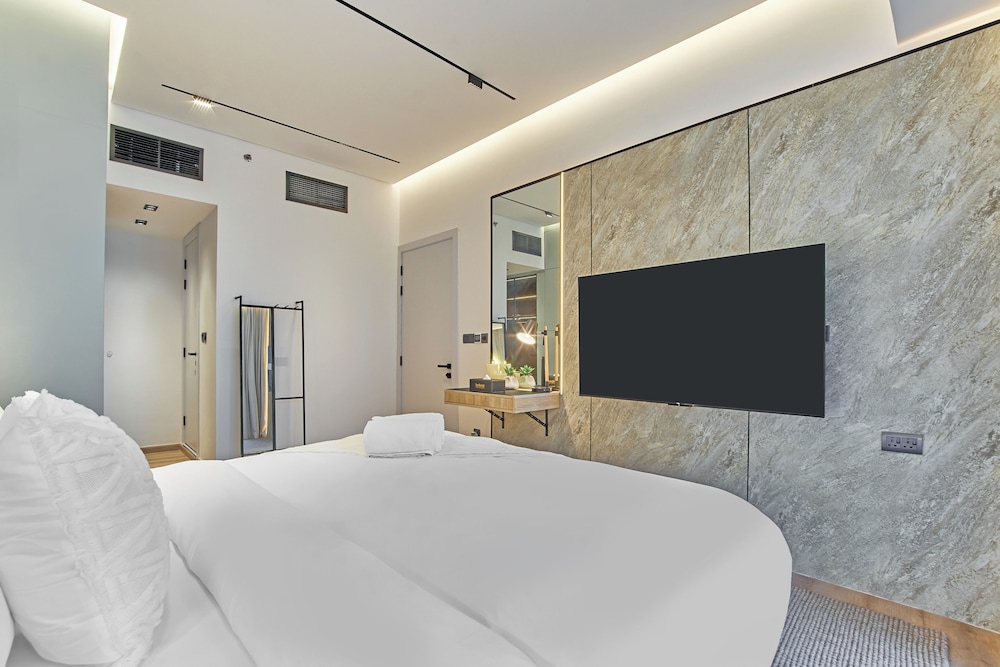 bnbme | Silverene Tower | 2 Bdr