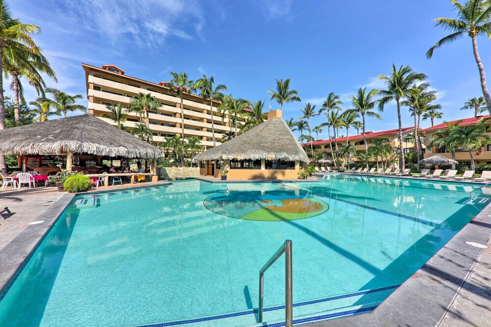 Marina Sol Los Cabos Haven - Walk to Medano Beach! view 2