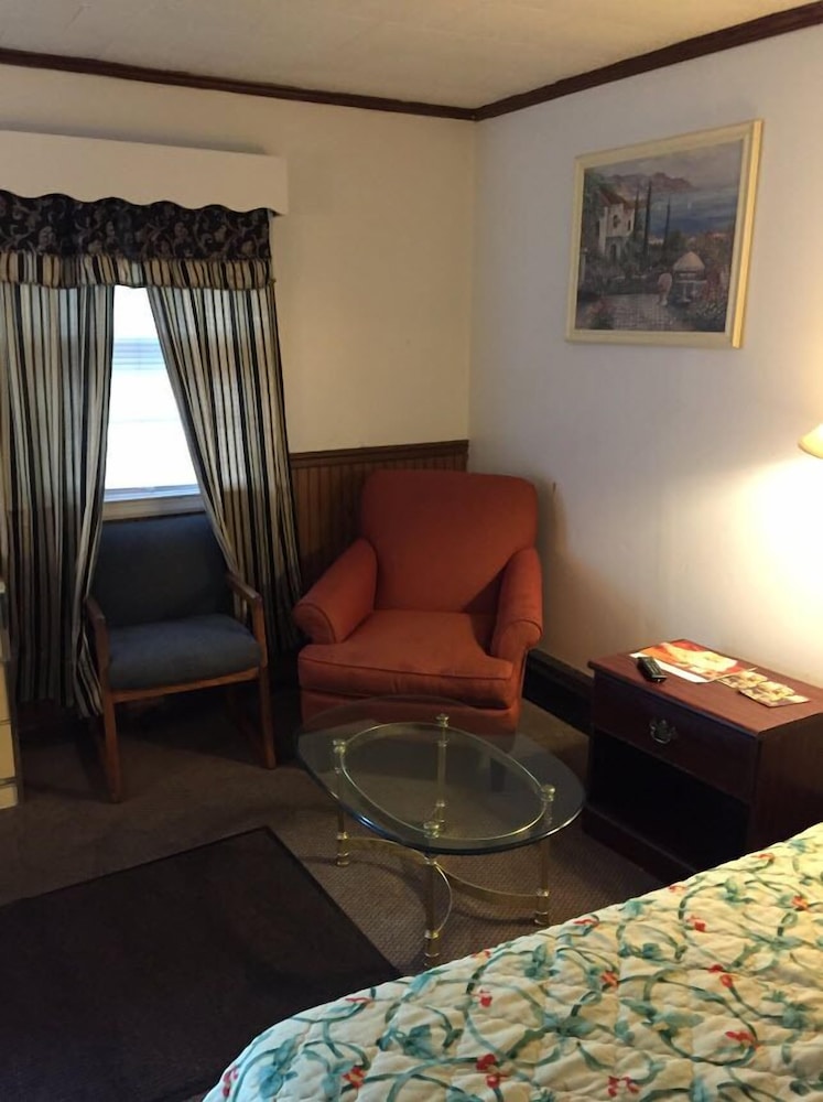 Tompkin's Motel