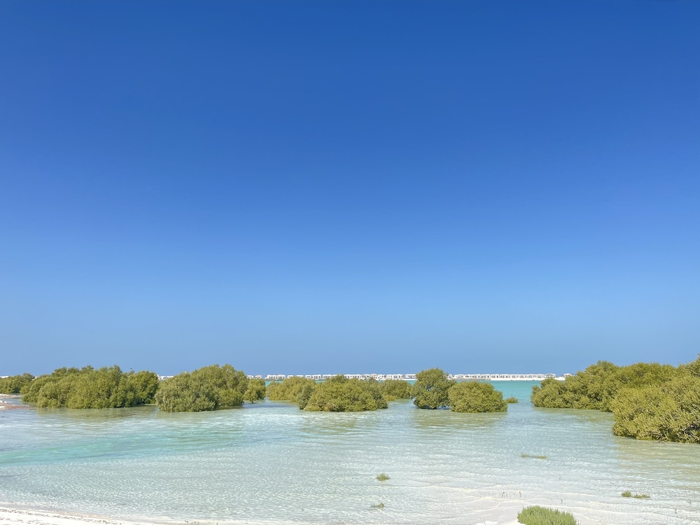 Pura Eco Retreat Jubail Island Abu Dhabi