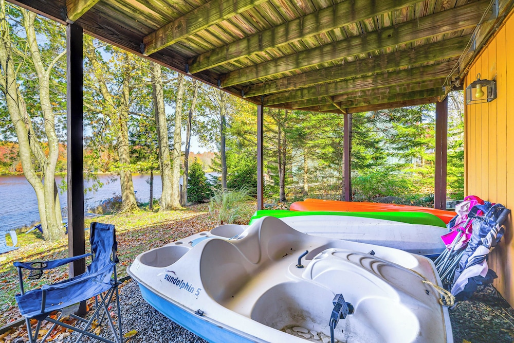 Walk to Beach: Arrowhead Lake Home
