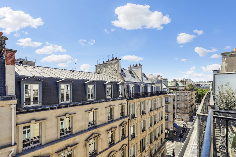 Cozy 2BR Near Parc Monceau & Opera