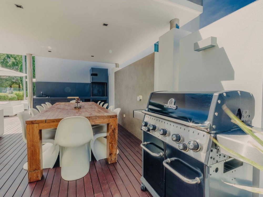 Holiday Home With Whirlpool Bathtub