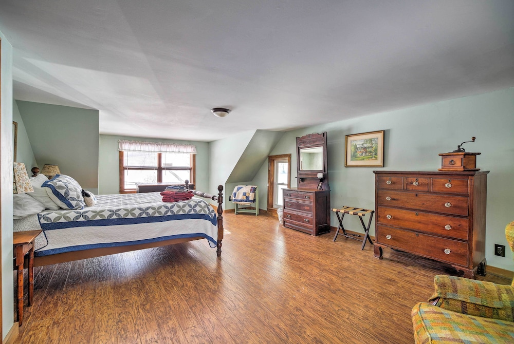 Chester Farmhouse on 100 Acres, 15 Min to Okemo! view 5