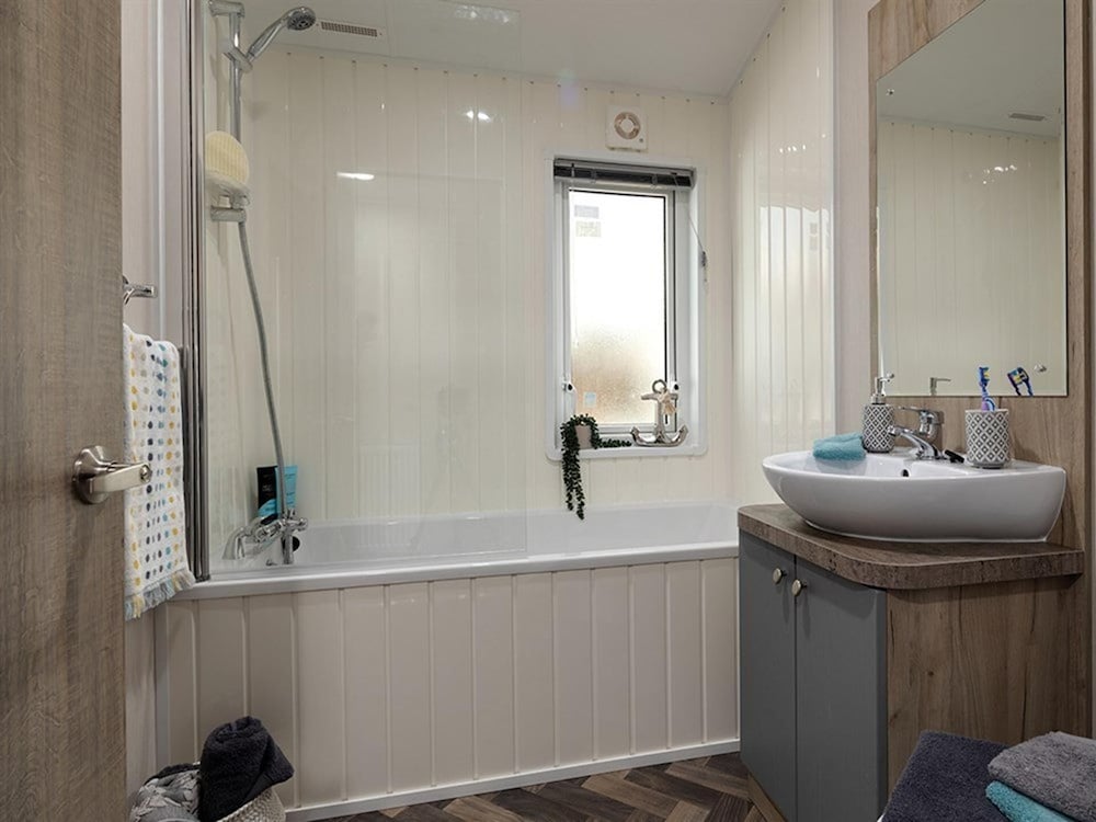 Sea Breeze Villa Near to Newquay Sleeping 6 Guests