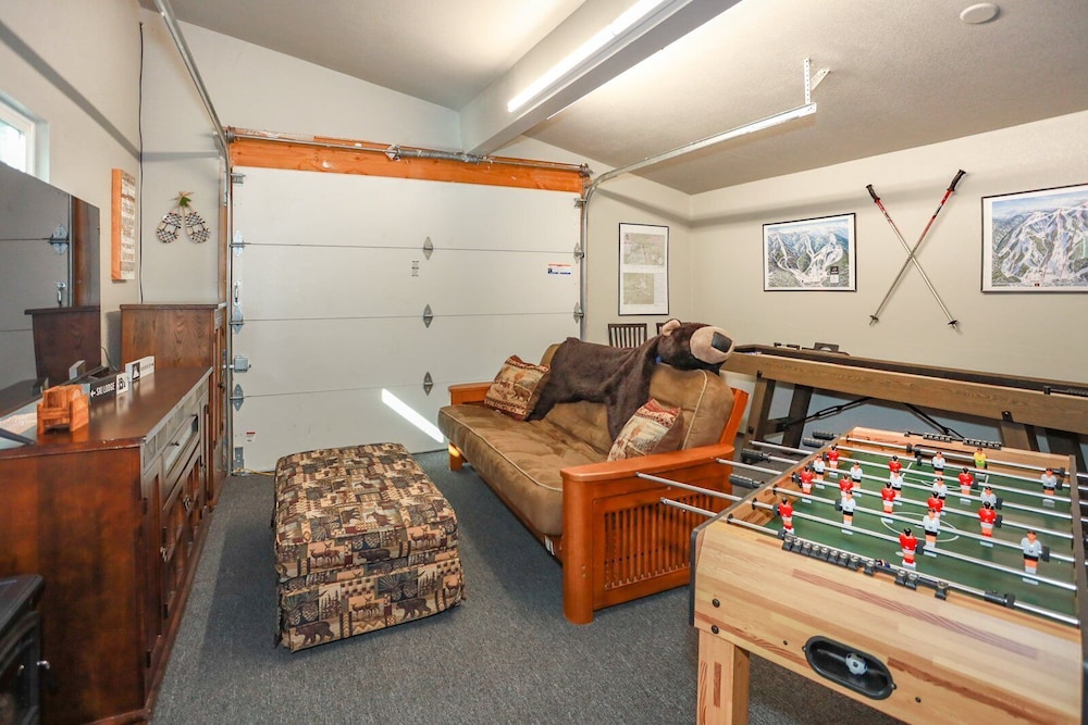 Comet's Cabin
