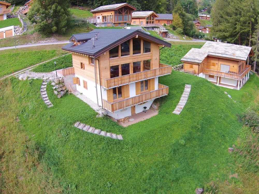 Chalet in La Tzoumaz With Sauna Views