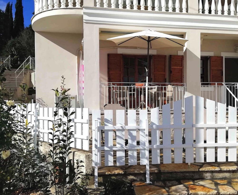 Sea Rose Apartment