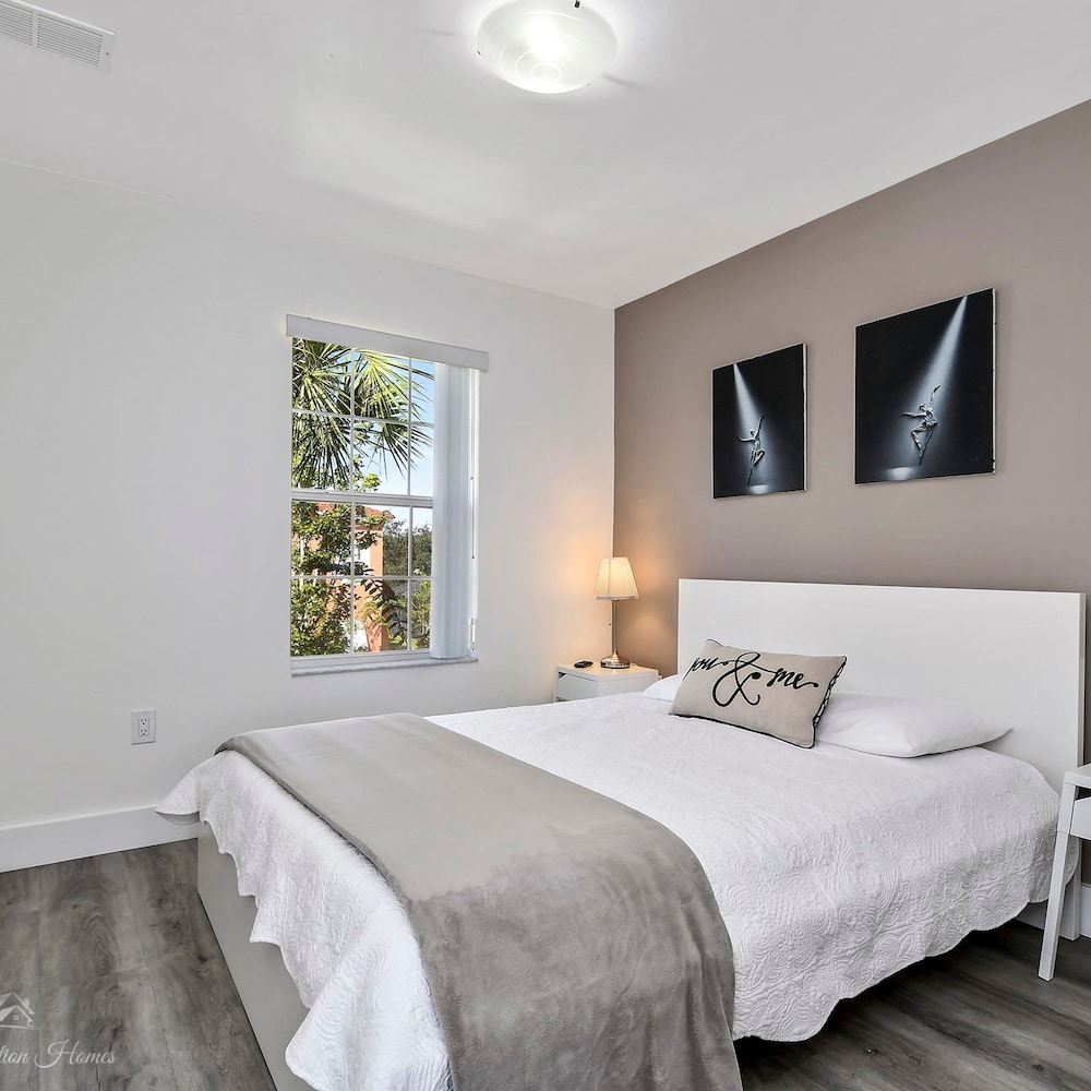 139 Stunning 3BD Home Inside Disney Area view 5