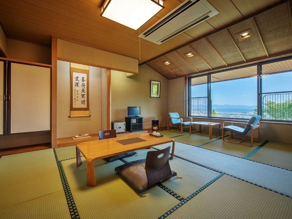 Lake View Inawashirosou view 5