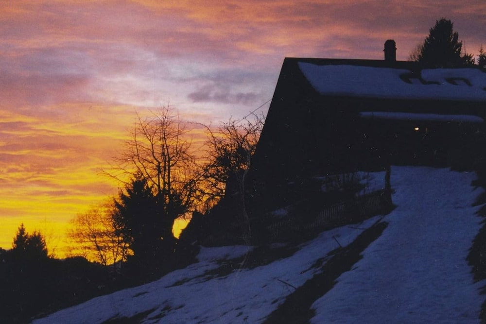 5 BR Gstaad Paradise View Chalet With Outdoor Jacuzzi