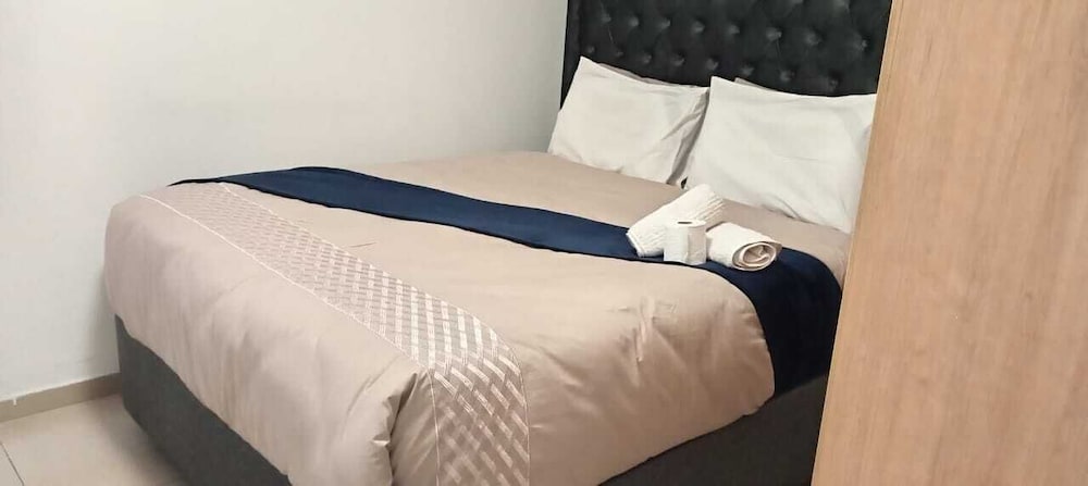 Gold Crown Self-catering Apartment