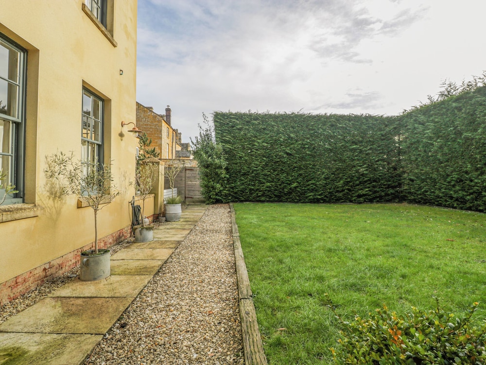 Cotswold House