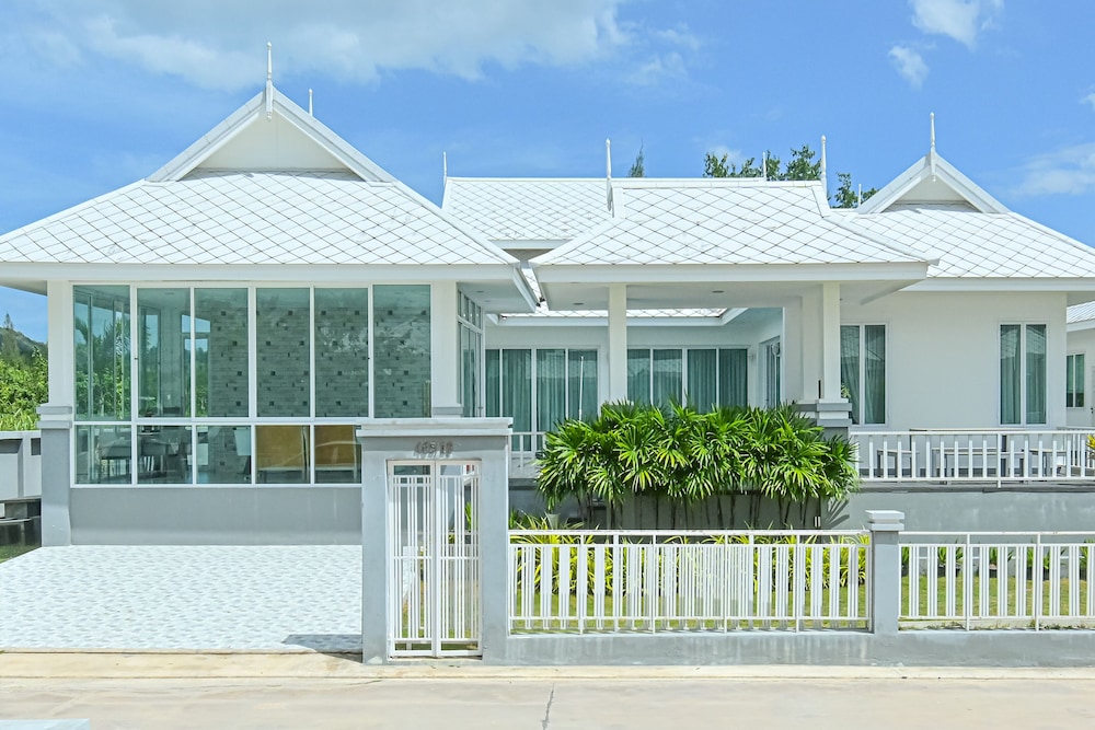 Baan Hua Hin Suk Jung