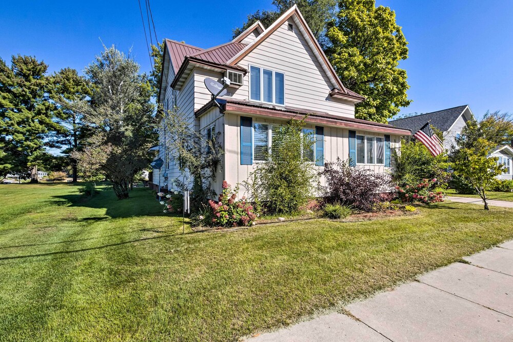Riverfront Shawano Home w/ Private Backyard! view 4