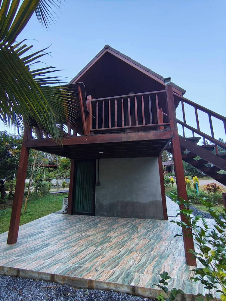Charming Ao Luek Tai Retreat With Breathtaking Views