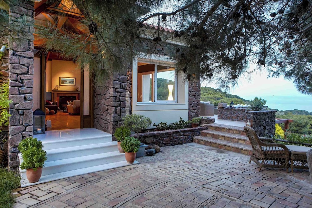Villa Lauriet Kratigos - Private Escape With Views
