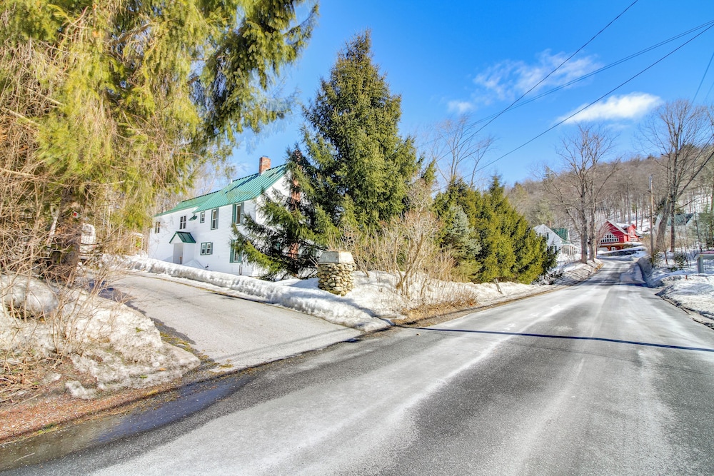 Swim, Ski & Sip: Lakefront Retreat in Plymouth