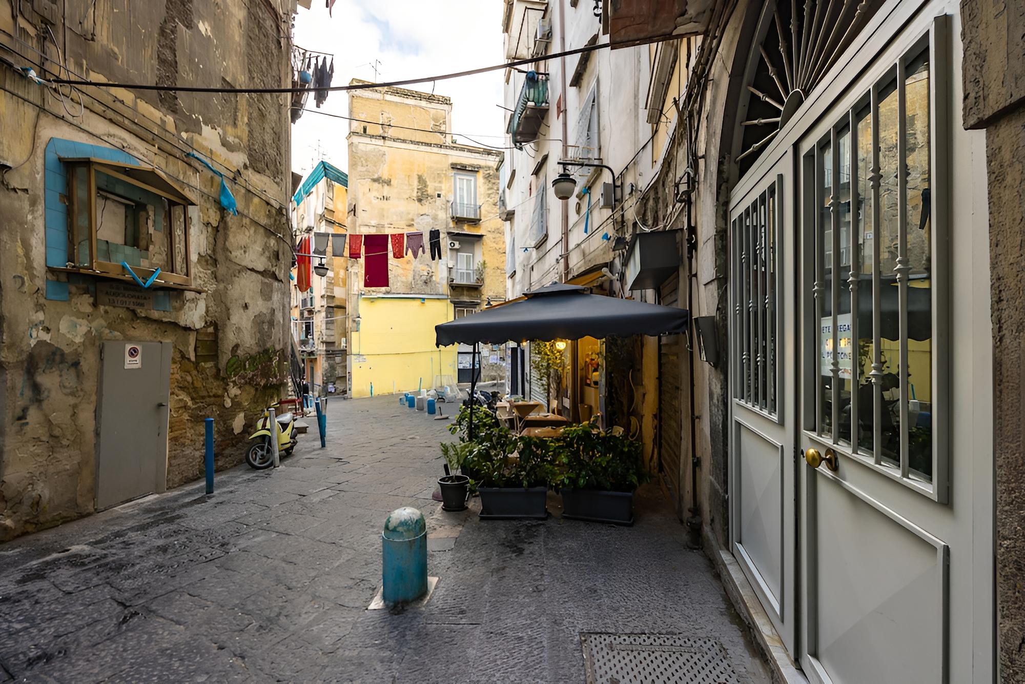 A due Passi - Quartieri Spagnoli