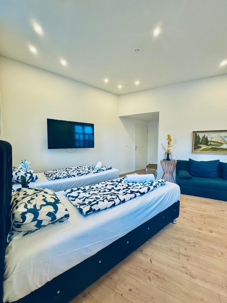 Spacious 3BR Near Kaufpark Alterlaa