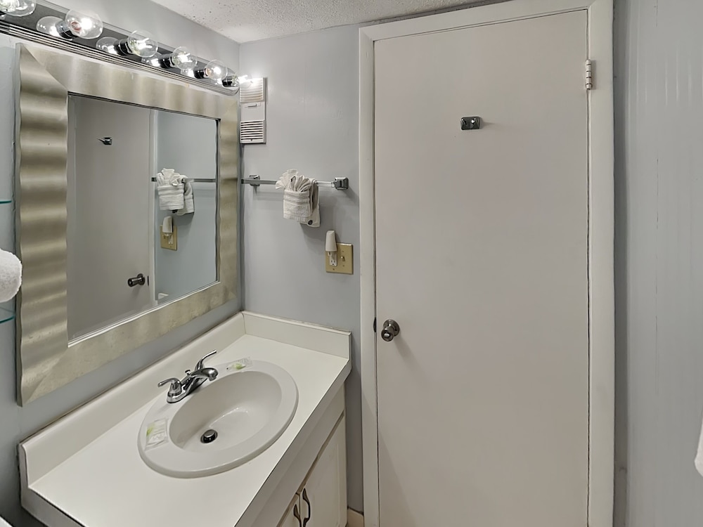 Continental Condominiums II by Resort Collection