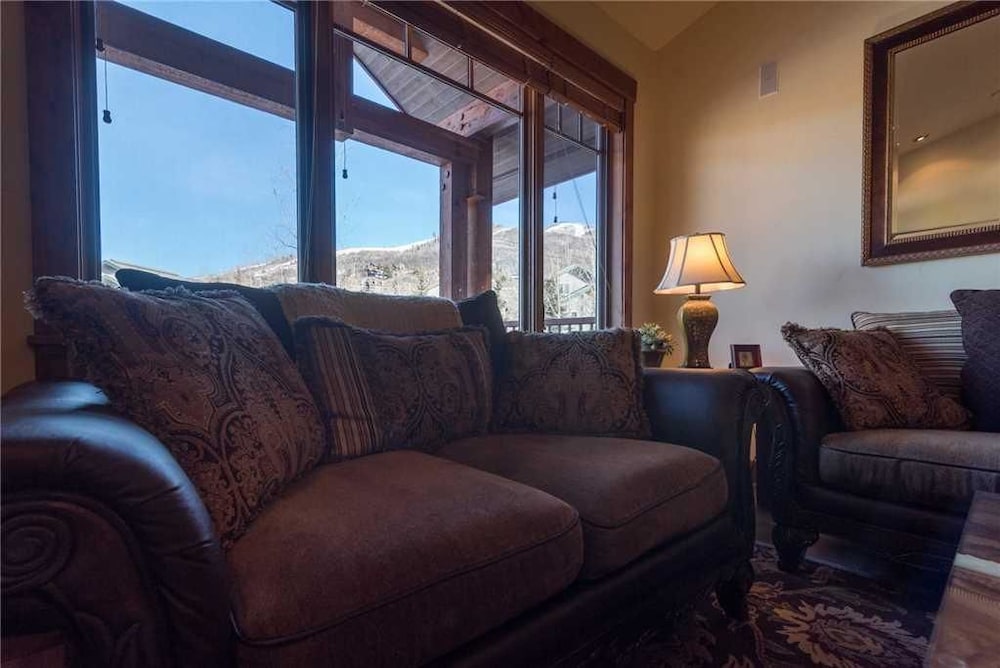 5307 Emerald Lodge, Trappeur's Crossing Apartment 4