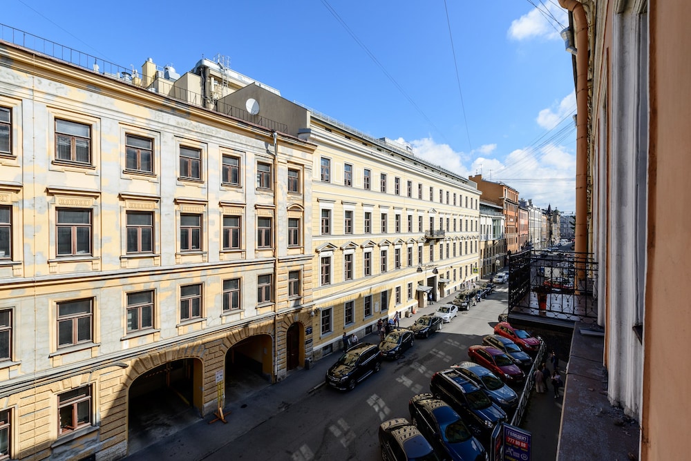 AQUARELLE apartment on Stremyannaya