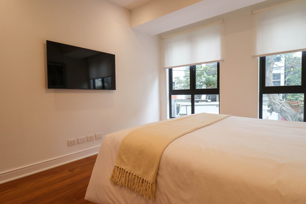 Cozy 2BR With Incredible Balcony in Miraflores